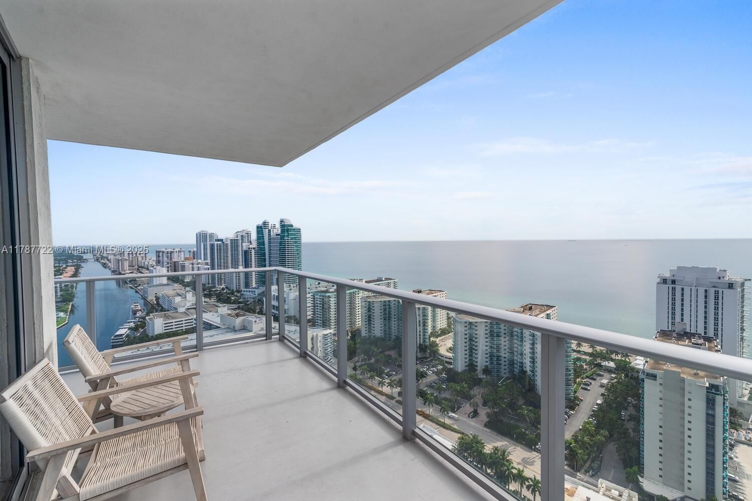 Real estate property located at 4010 Ocean Dr R2501, Broward, 4010 South Ocean Condo, Hollywood, FL