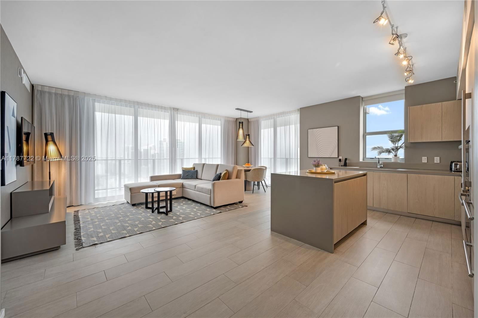 Real estate property located at 4010 Ocean Dr R2501, Broward, 4010 South Ocean Condo, Hollywood, FL