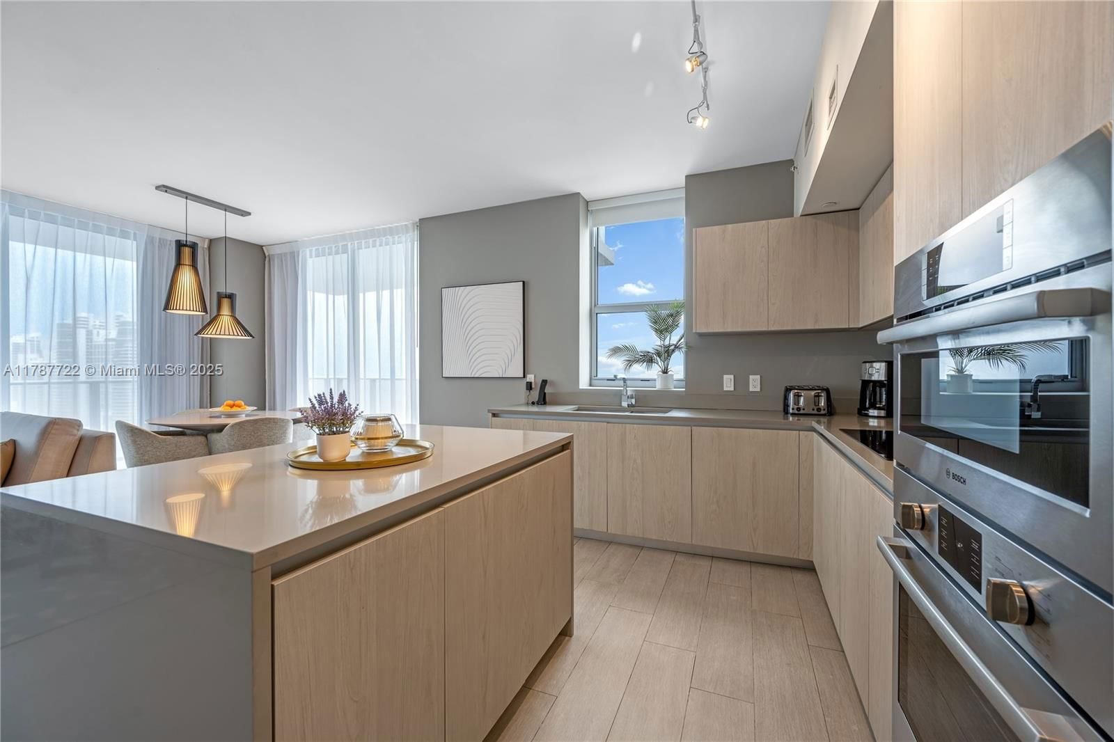 Real estate property located at 4010 Ocean Dr R2501, Broward, 4010 South Ocean Condo, Hollywood, FL