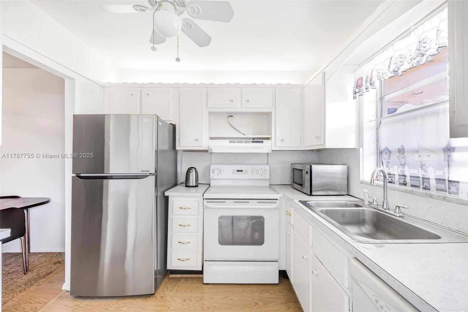 Real estate property located at 5300 Washington St Q207, Broward, Beverly Hills Condo Numbe, Hollywood, FL