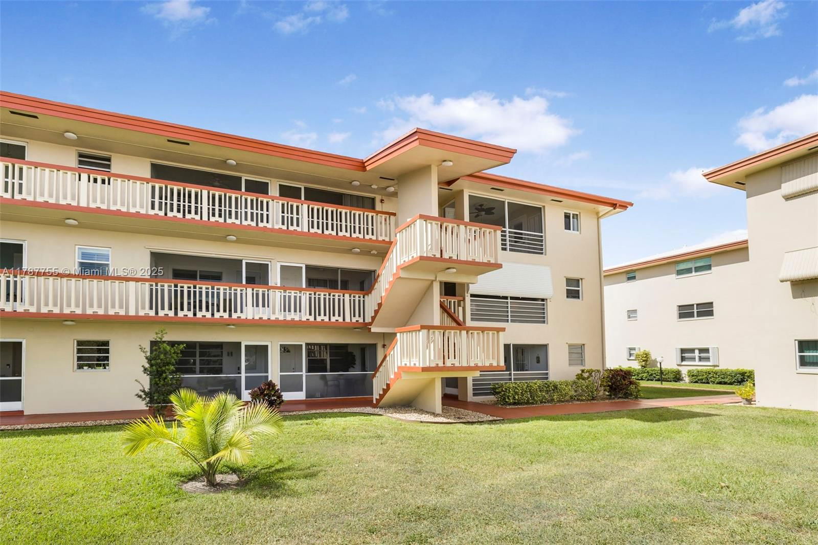 Real estate property located at 5300 Washington St Q207, Broward, Beverly Hills Condo Numbe, Hollywood, FL
