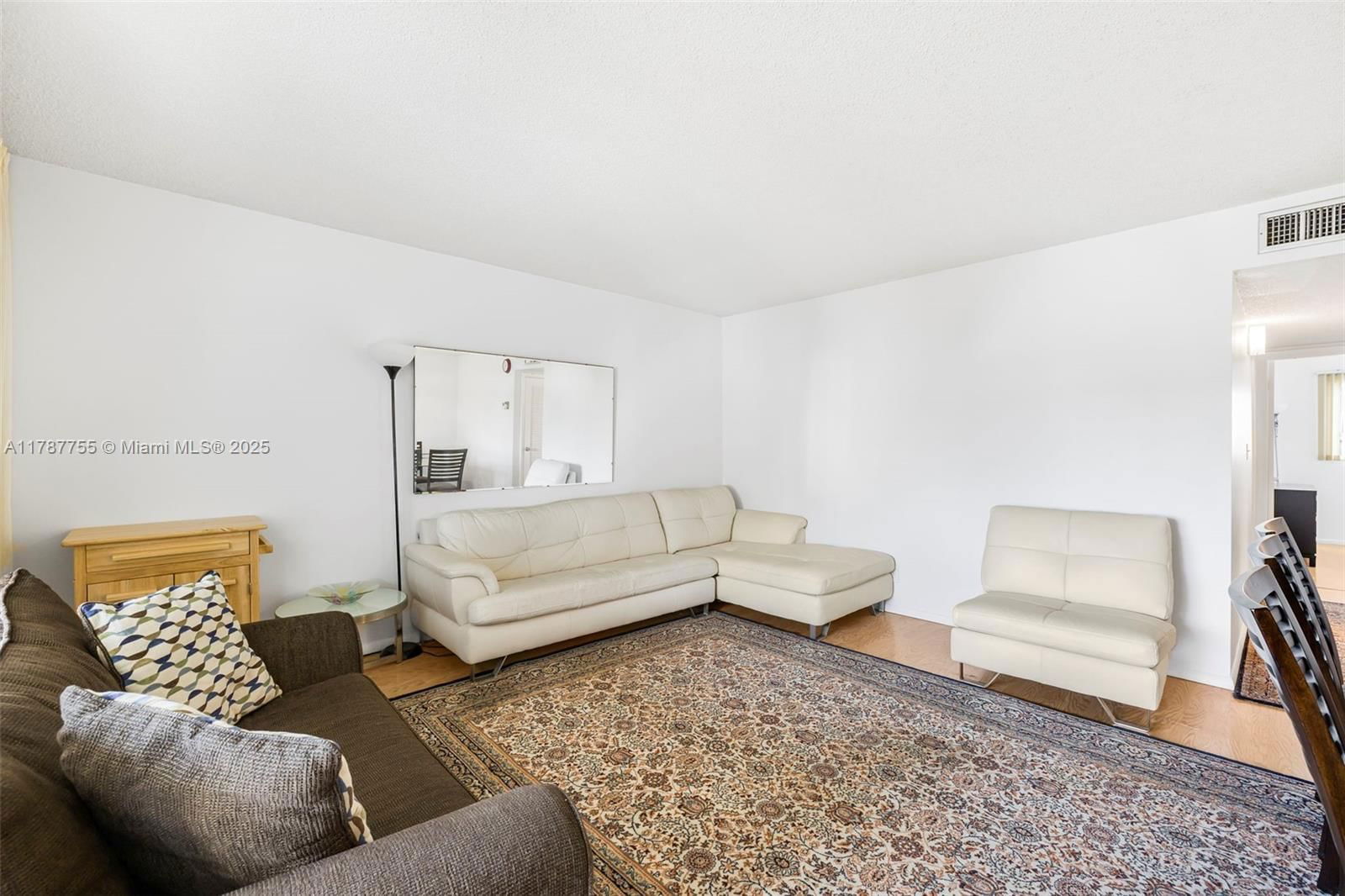 Real estate property located at 5300 Washington St Q207, Broward, Beverly Hills Condo Numbe, Hollywood, FL