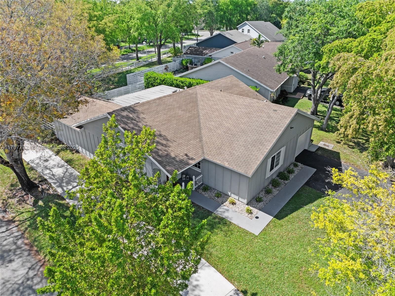 Real estate property located at 14930 141st Pl, Miami-dade, Country Walk Sec 2, Miami, FL