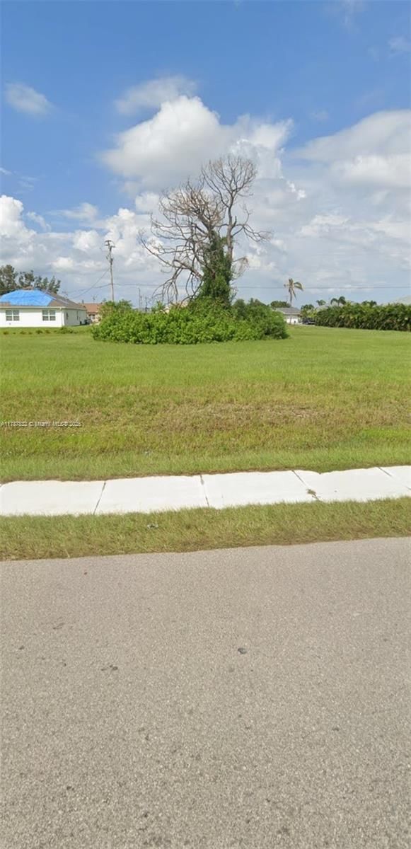 Real estate property located at 510 28th ave, Lee, N/a, Cape Coral, FL