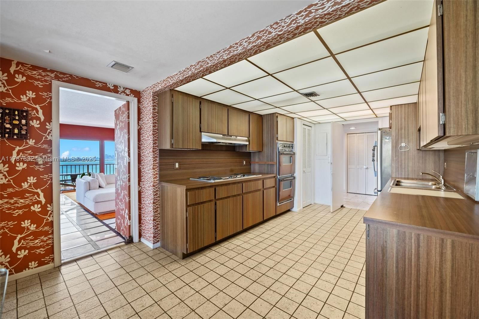 Real estate property located at 1800 114th St #1704, Miami-dade, Cricket Club Condo, Miami, FL