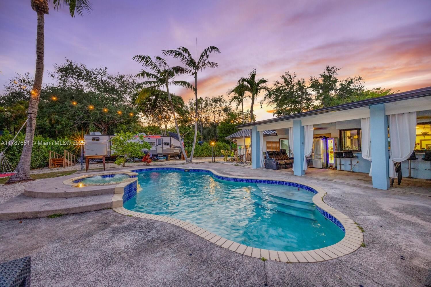 Real estate property located at 7864 179th Ter, Miami-dade, Cutler Hammock, Palmetto Bay, FL