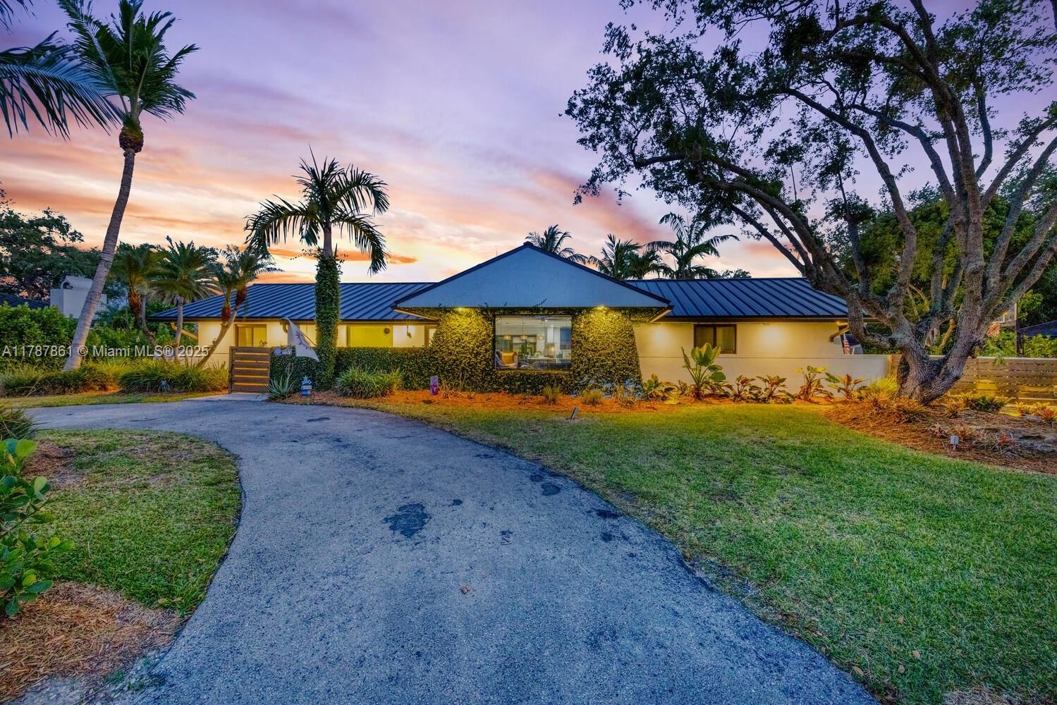 Real estate property located at 7864 179th Ter, Miami-dade, Cutler Hammock, Palmetto Bay, FL