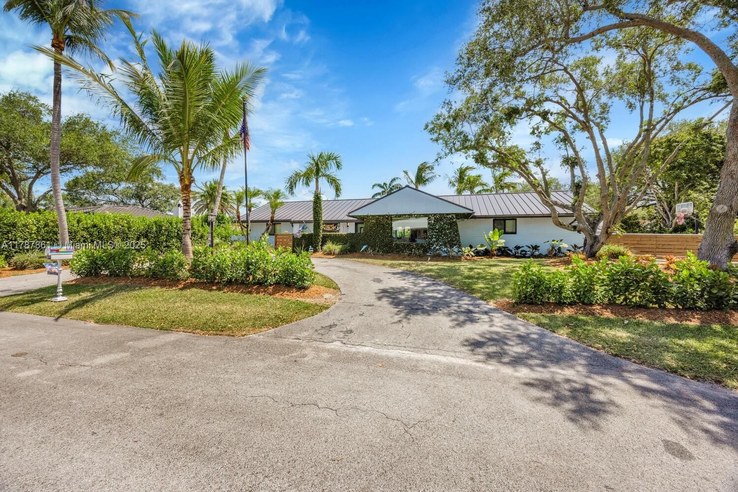 Real estate property located at 7864 179th Ter, Miami-dade, Cutler Hammock, Palmetto Bay, FL