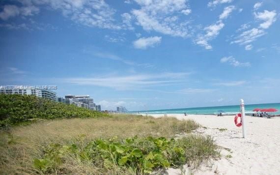 Real estate property located at 8250 Byron Ave #404, Miami-dade, Byron Waterview Condo, Miami Beach, FL