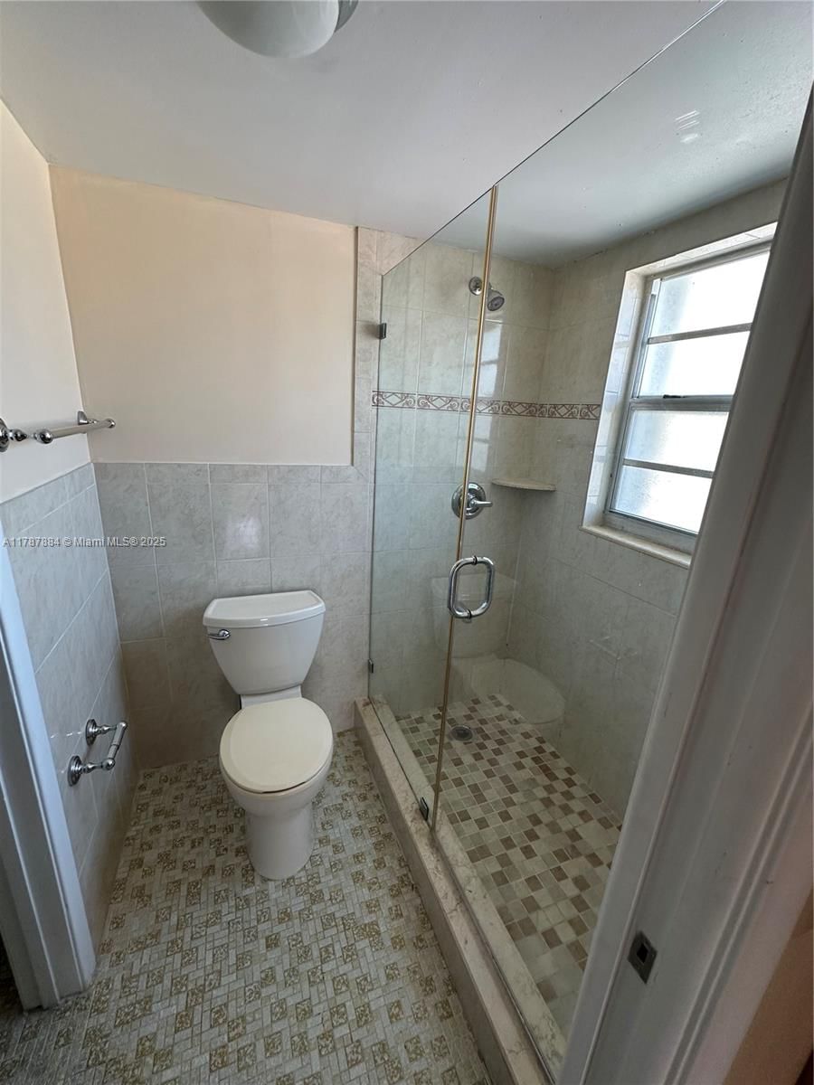 Real estate property located at 8250 Byron Ave #404, Miami-dade, Byron Waterview Condo, Miami Beach, FL