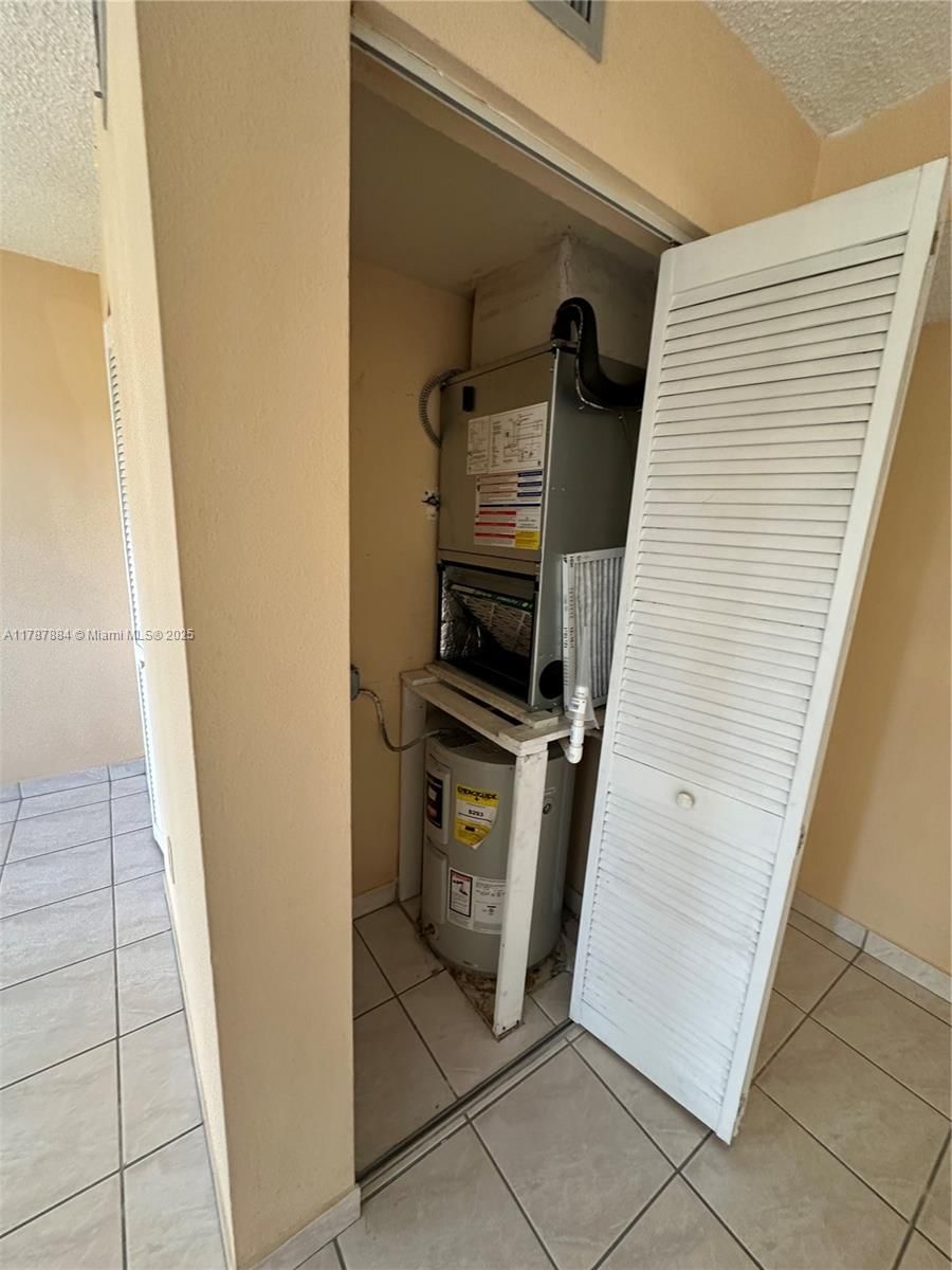 Real estate property located at 8250 Byron Ave #404, Miami-dade, Byron Waterview Condo, Miami Beach, FL