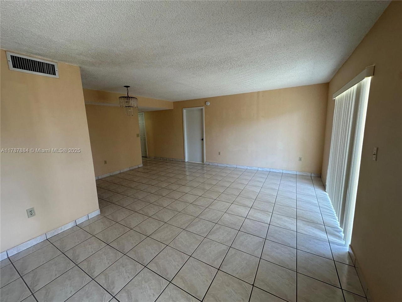 Real estate property located at 8250 Byron Ave #404, Miami-dade, Byron Waterview Condo, Miami Beach, FL