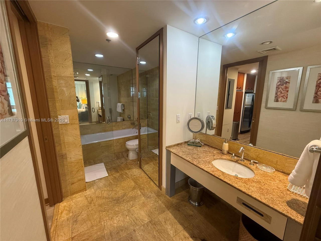 Real estate property located at 1395 Brickell Ave #3211, Miami-dade, Mayfield Condo, Miami, FL