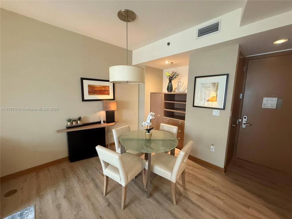 Real estate property located at 1395 Brickell Ave #3211, Miami-dade, Mayfield Condo, Miami, FL