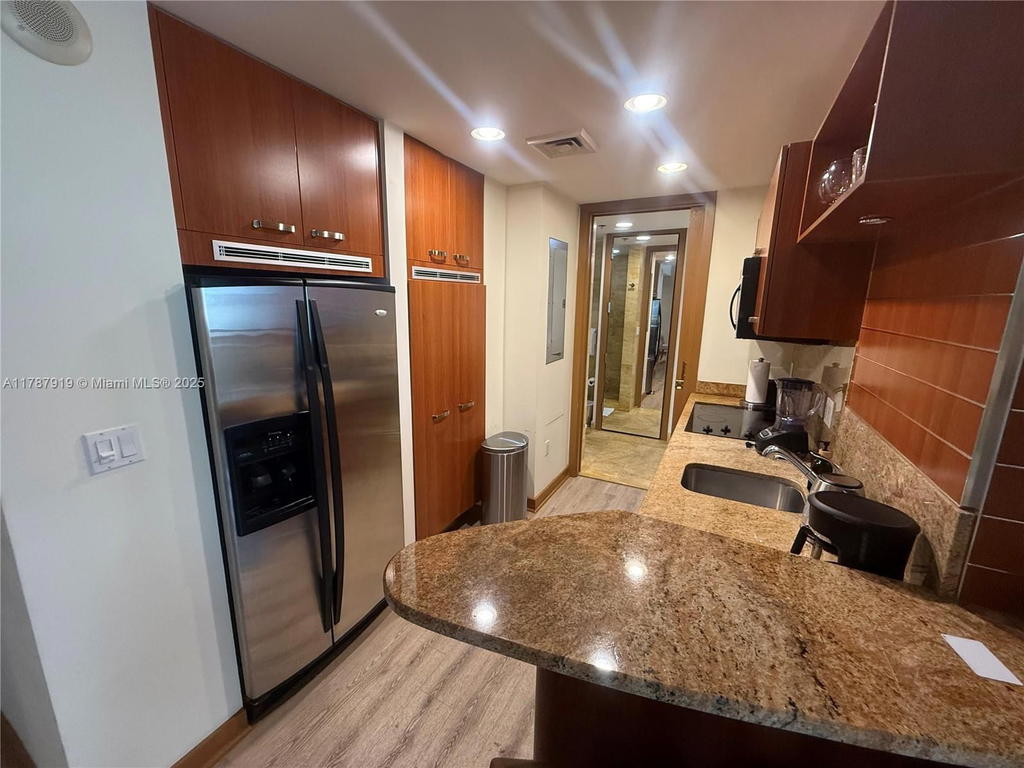 Real estate property located at 1395 Brickell Ave #3211, Miami-dade, Mayfield Condo, Miami, FL