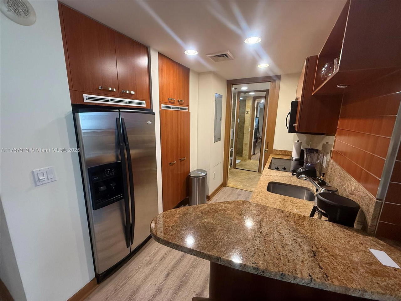 Real estate property located at 1395 Brickell Ave #3211, Miami-dade, Mayfield Condo, Miami, FL
