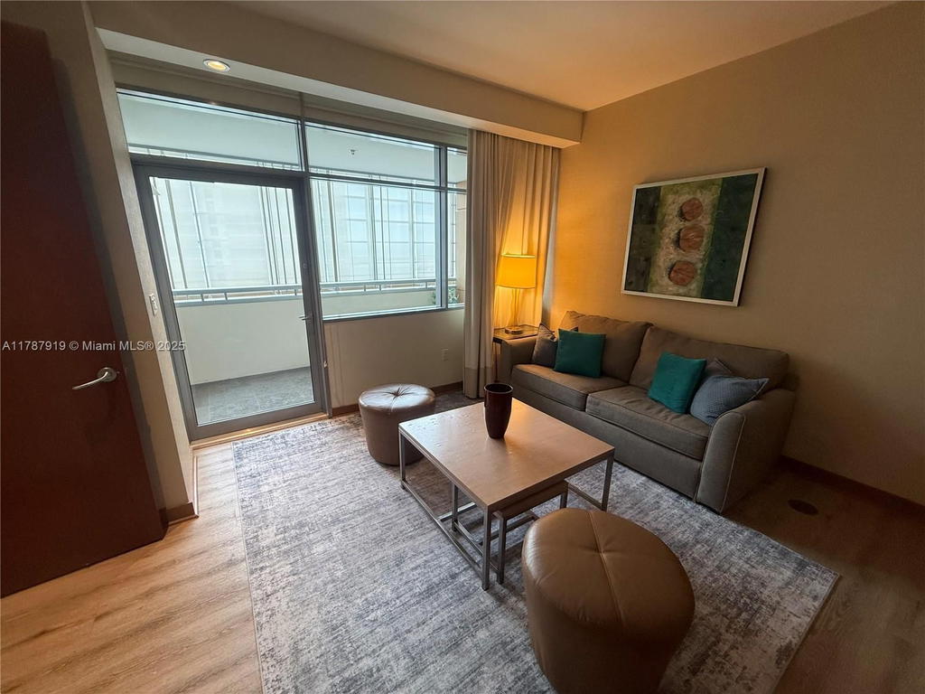 Real estate property located at 1395 Brickell Ave #3211, Miami-dade, Mayfield Condo, Miami, FL