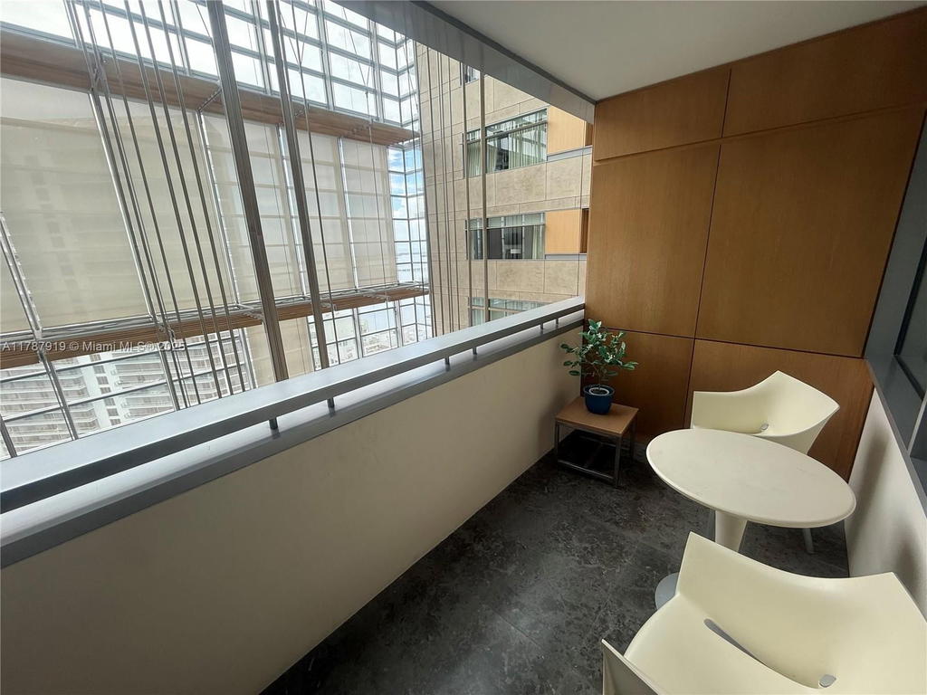 Real estate property located at 1395 Brickell Ave #3211, Miami-dade, Mayfield Condo, Miami, FL