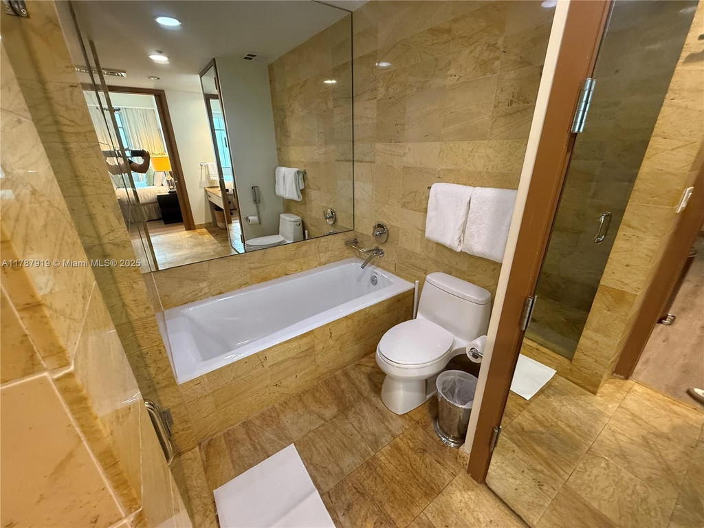 Real estate property located at 1395 Brickell Ave #3211, Miami-dade, Mayfield Condo, Miami, FL