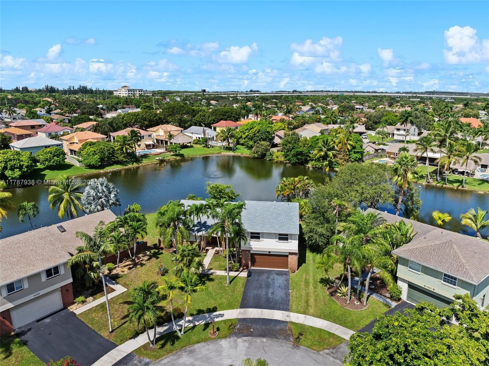Real estate property located at 14531 Hampton Pl, Broward, Shenandoah Section Four, Davie, FL