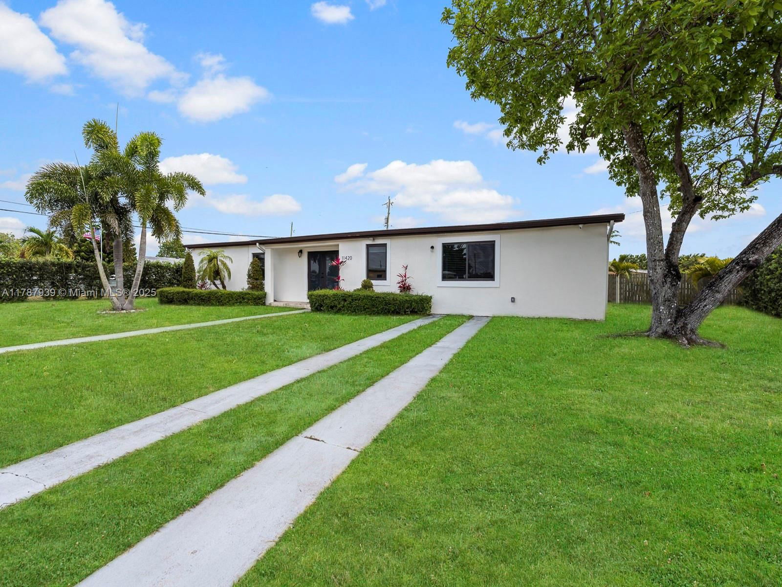 Real estate property located at 11420 44th St, Miami-dade, Westwood Lake 1st Addn, Miami, FL