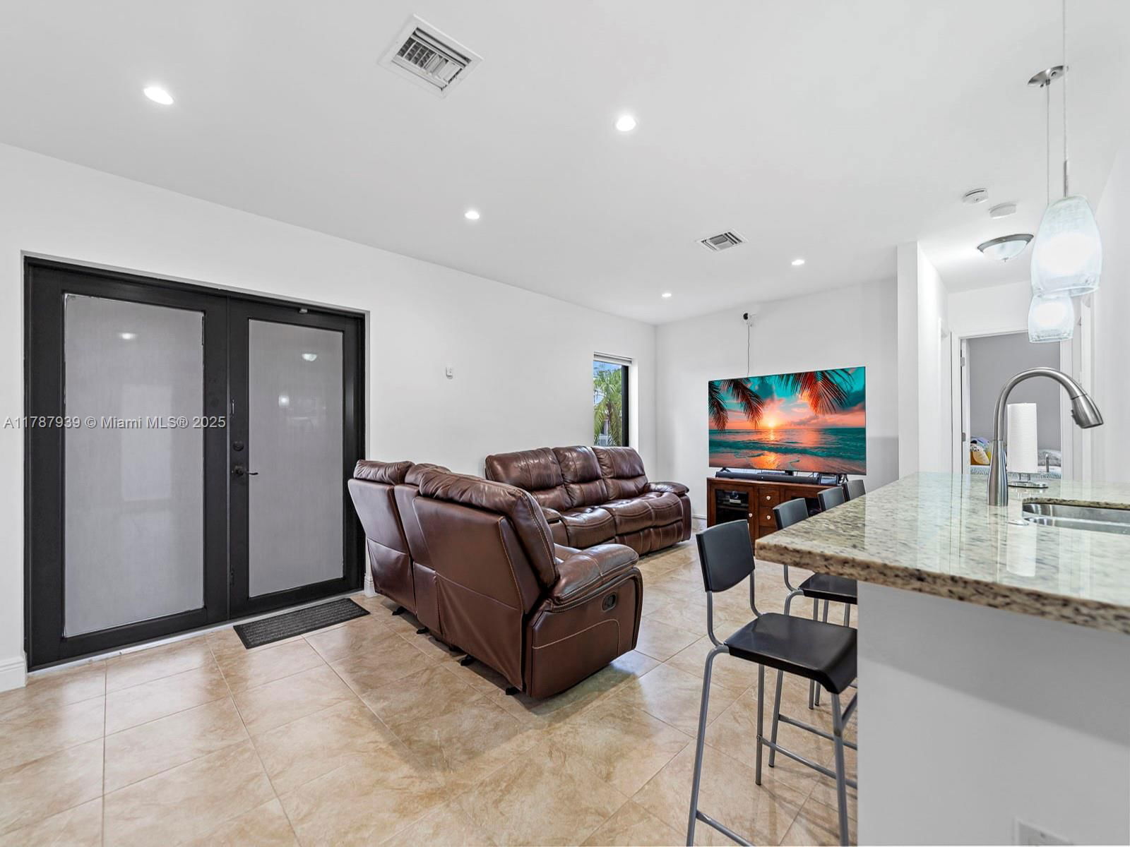 Real estate property located at 11420 44th St, Miami-dade, Westwood Lake 1st Addn, Miami, FL
