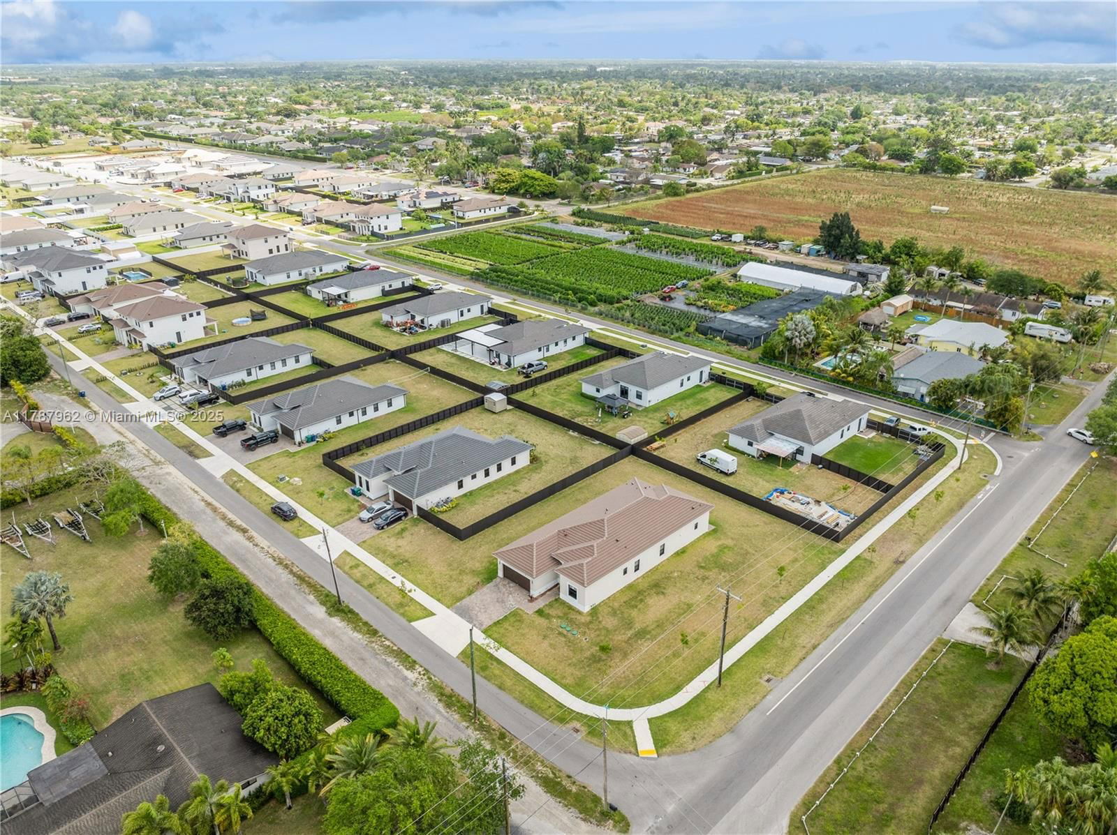 Real estate property located at 31171 193rd Ave, Miami-dade, Century Royal Homes, Homestead, FL