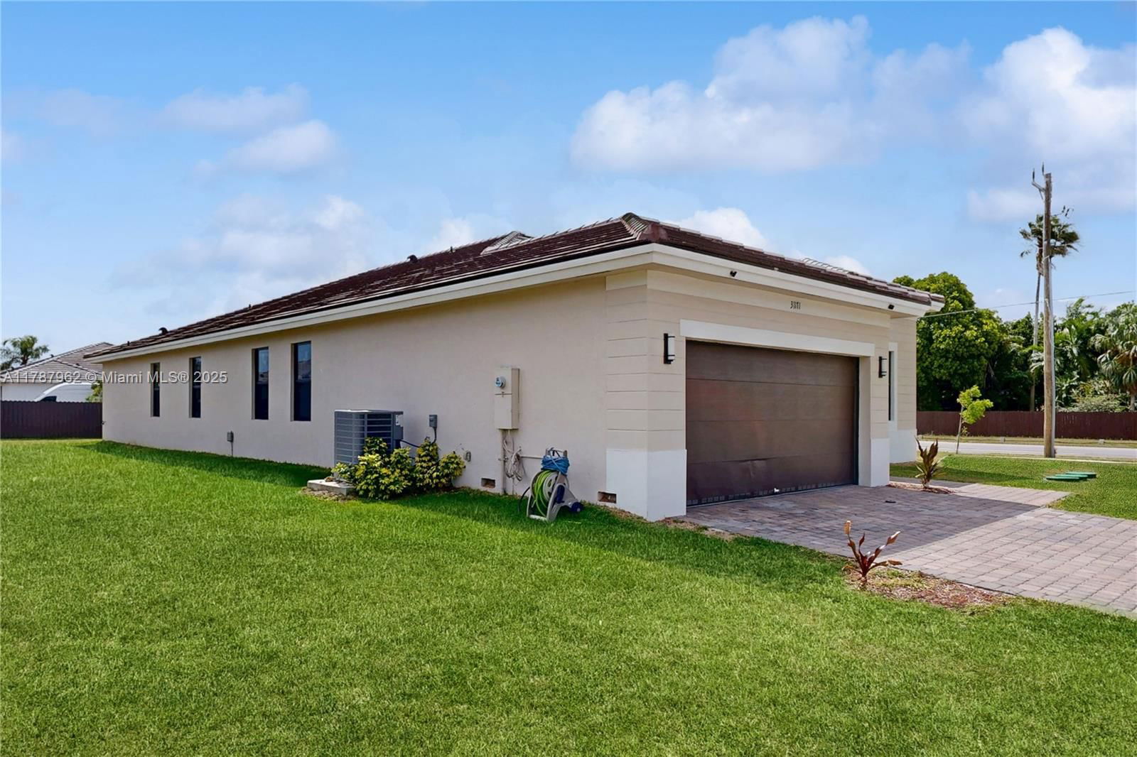 Real estate property located at 31171 193rd Ave, Miami-dade, Century Royal Homes, Homestead, FL