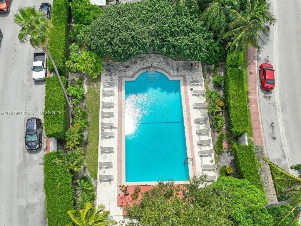 Real estate property located at 255 24th St #136, Miami-dade, The Mantell Condo, Miami Beach, FL