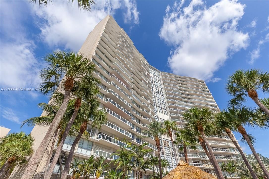 Real estate property located at 2451 Brickell Ave #3E, Miami-dade, Brickell Townhouse Condo, Miami, FL