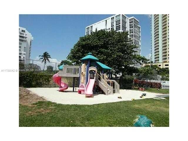 Real estate property located at 2451 Brickell Ave #3E, Miami-dade, Brickell Townhouse Condo, Miami, FL