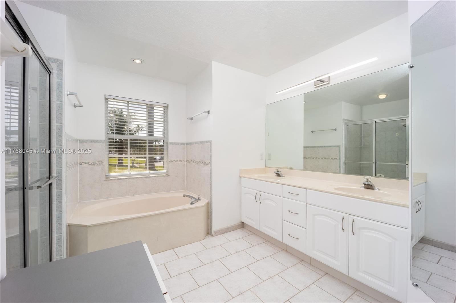Real estate property located at 146 Blueberry lane, Martin, Pinecrest Lakes, Jensen Beach, FL