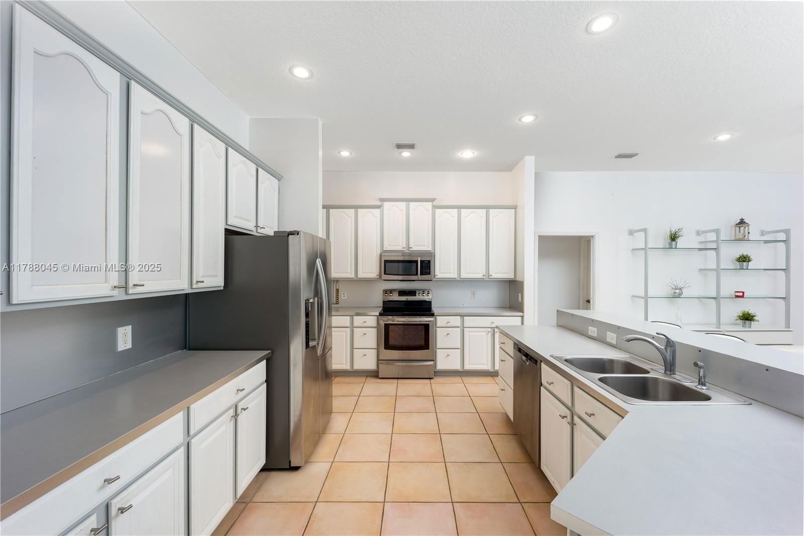 Real estate property located at 146 Blueberry lane, Martin, Pinecrest Lakes, Jensen Beach, FL