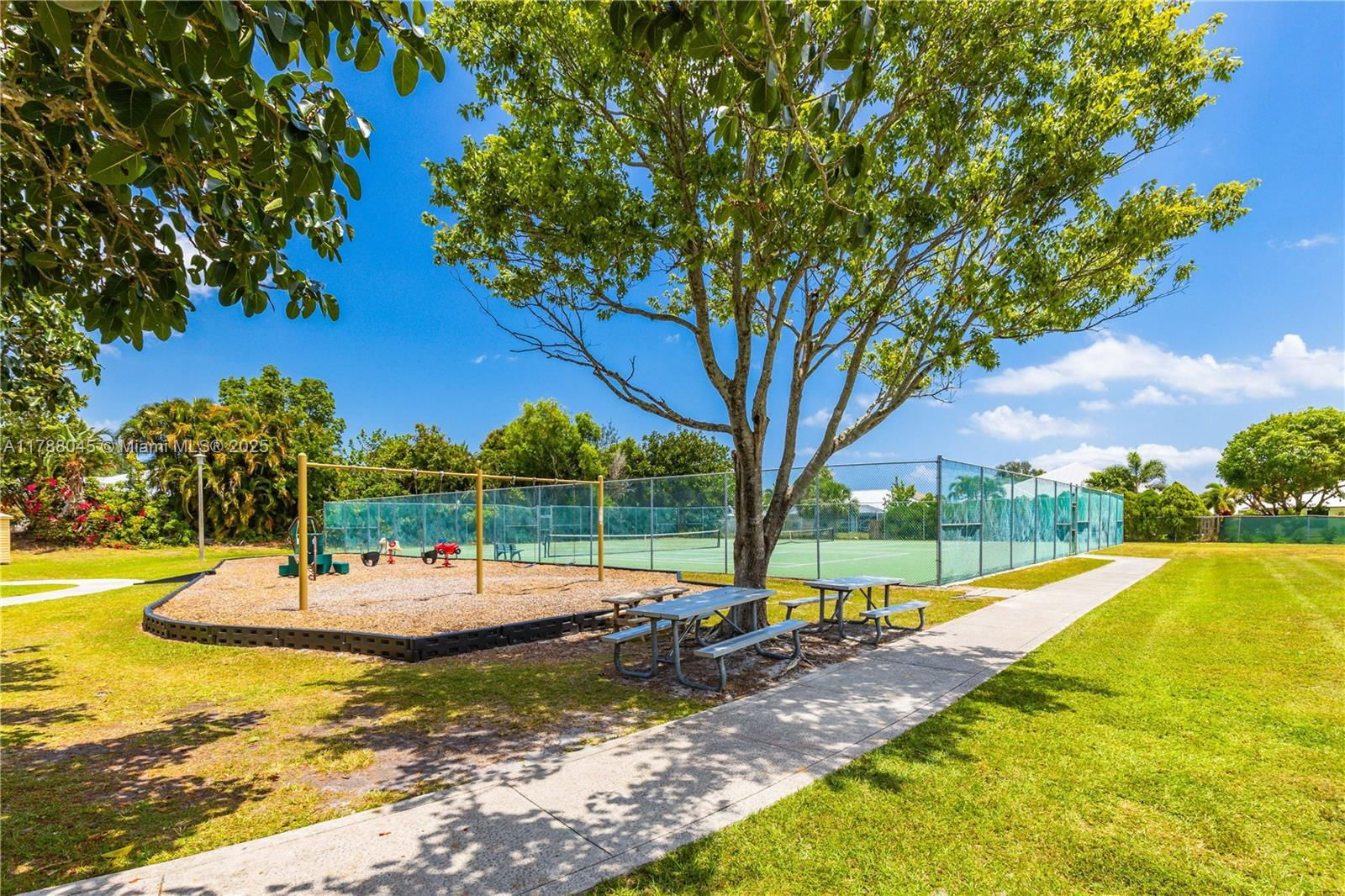 Real estate property located at 146 Blueberry lane, Martin, Pinecrest Lakes, Jensen Beach, FL