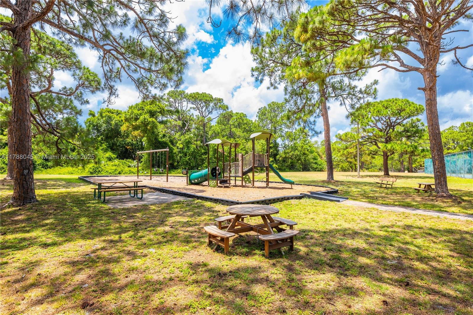 Real estate property located at 146 Blueberry lane, Martin, Pinecrest Lakes, Jensen Beach, FL