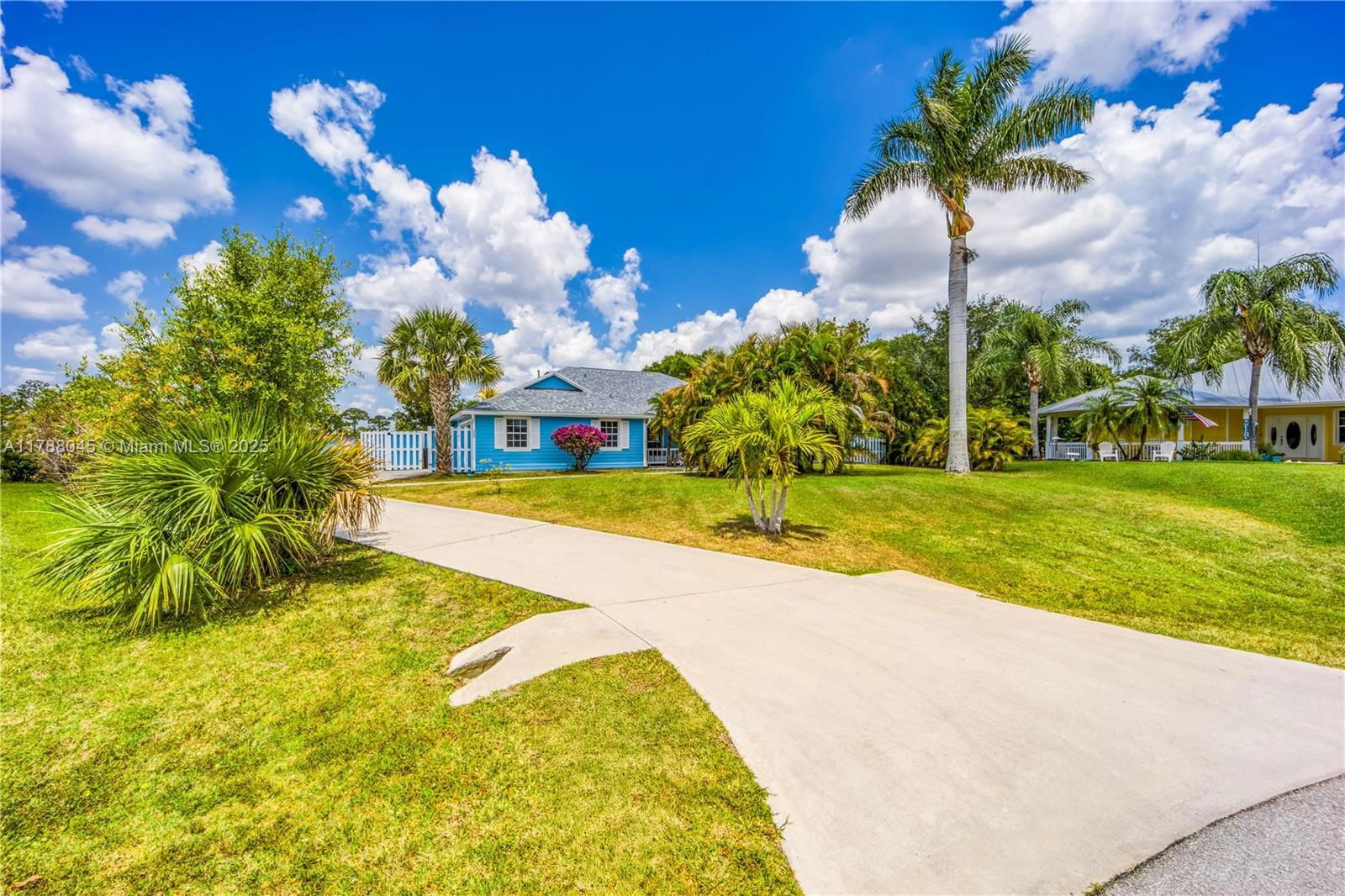 Real estate property located at 146 Blueberry lane, Martin, Pinecrest Lakes, Jensen Beach, FL