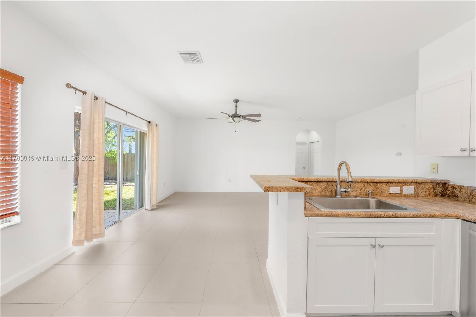 Real estate property located at 9369 224th Ter, Miami-dade, Lakes By The Bay Day, Cutler Bay, FL