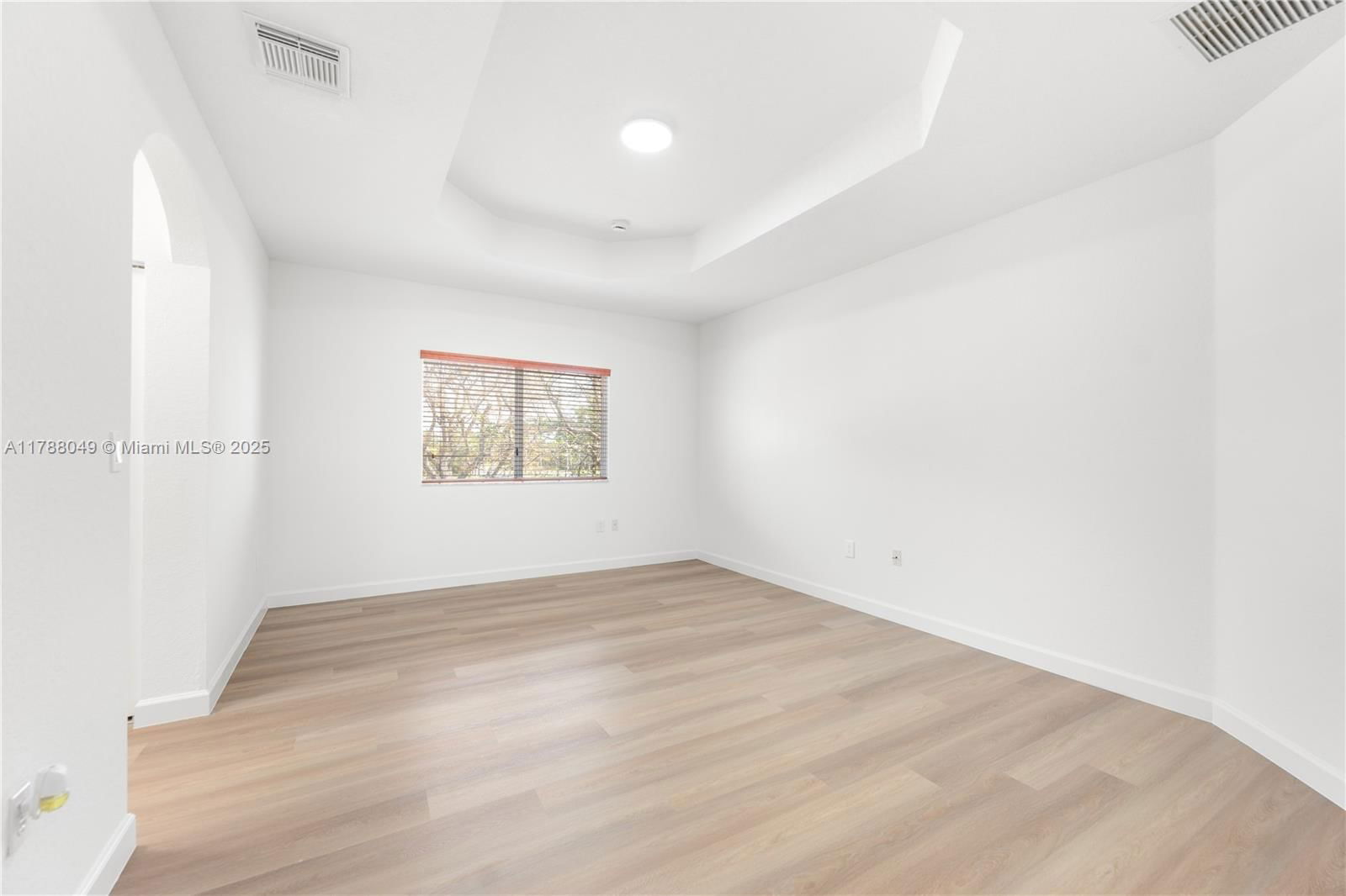 Real estate property located at 9369 224th Ter, Miami-dade, Lakes By The Bay Day, Cutler Bay, FL