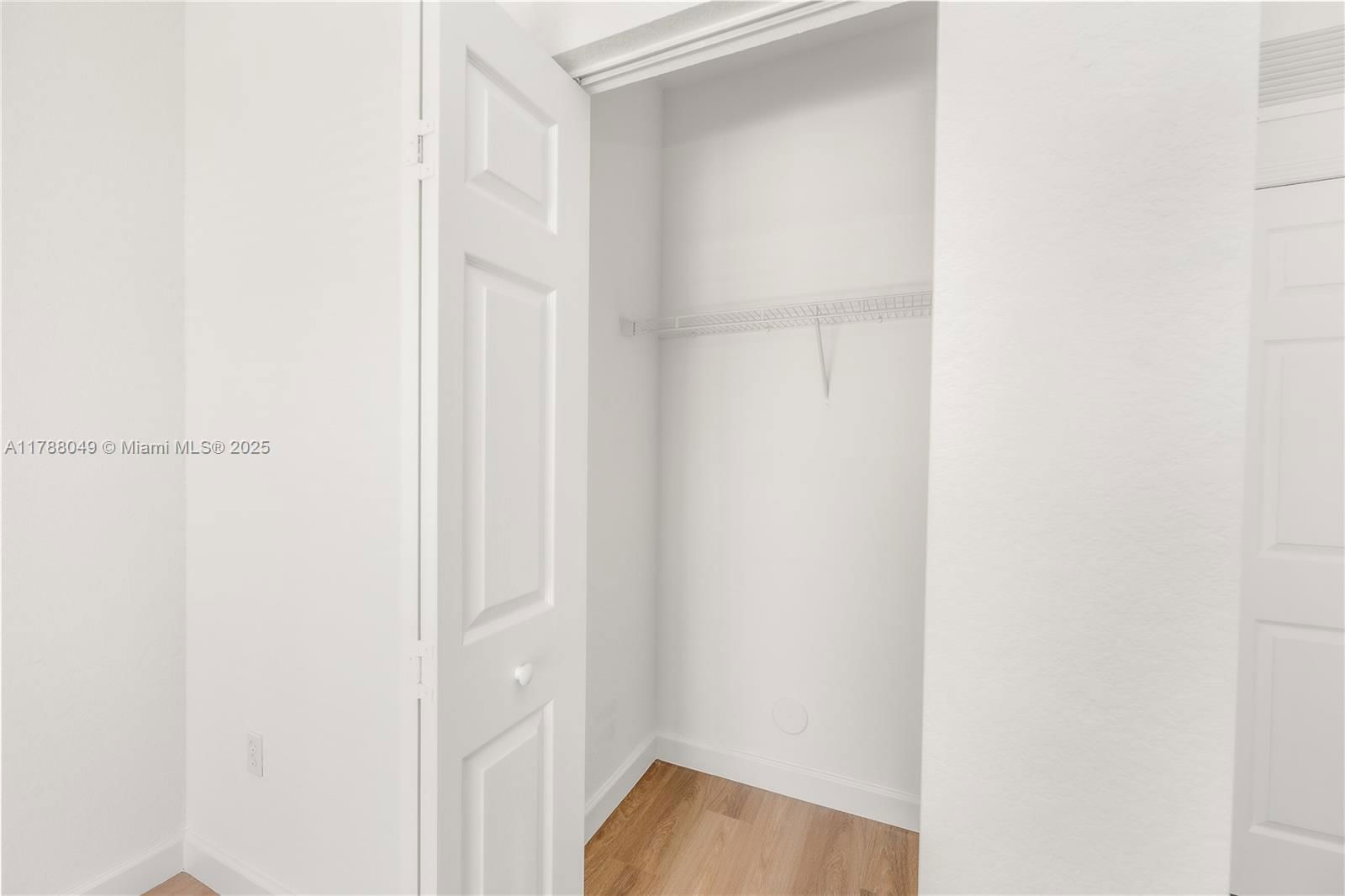 Real estate property located at 9369 224th Ter, Miami-dade, Lakes By The Bay Day, Cutler Bay, FL