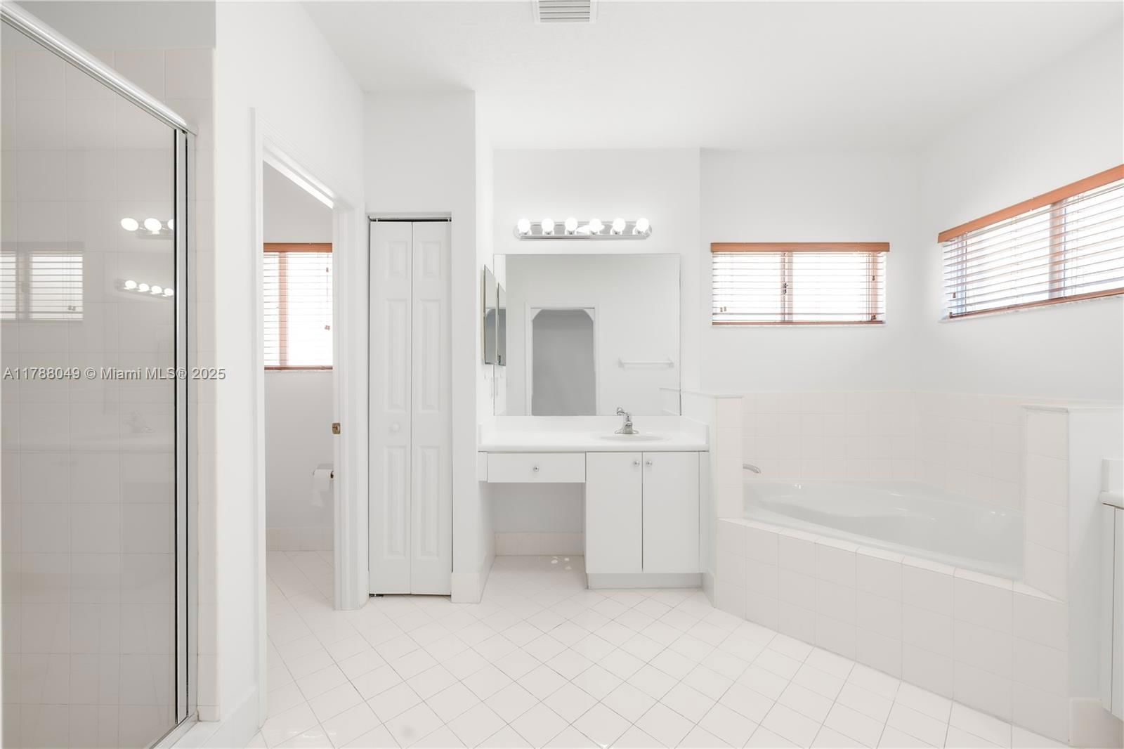 Real estate property located at 9369 224th Ter, Miami-dade, Lakes By The Bay Day, Cutler Bay, FL