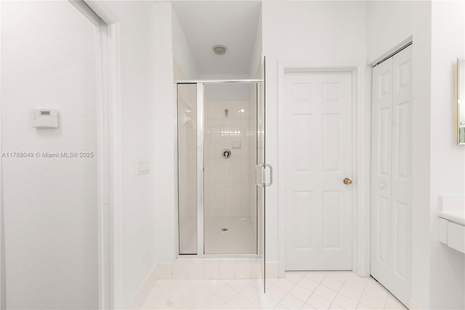 Real estate property located at 9369 224th Ter, Miami-dade, Lakes By The Bay Day, Cutler Bay, FL