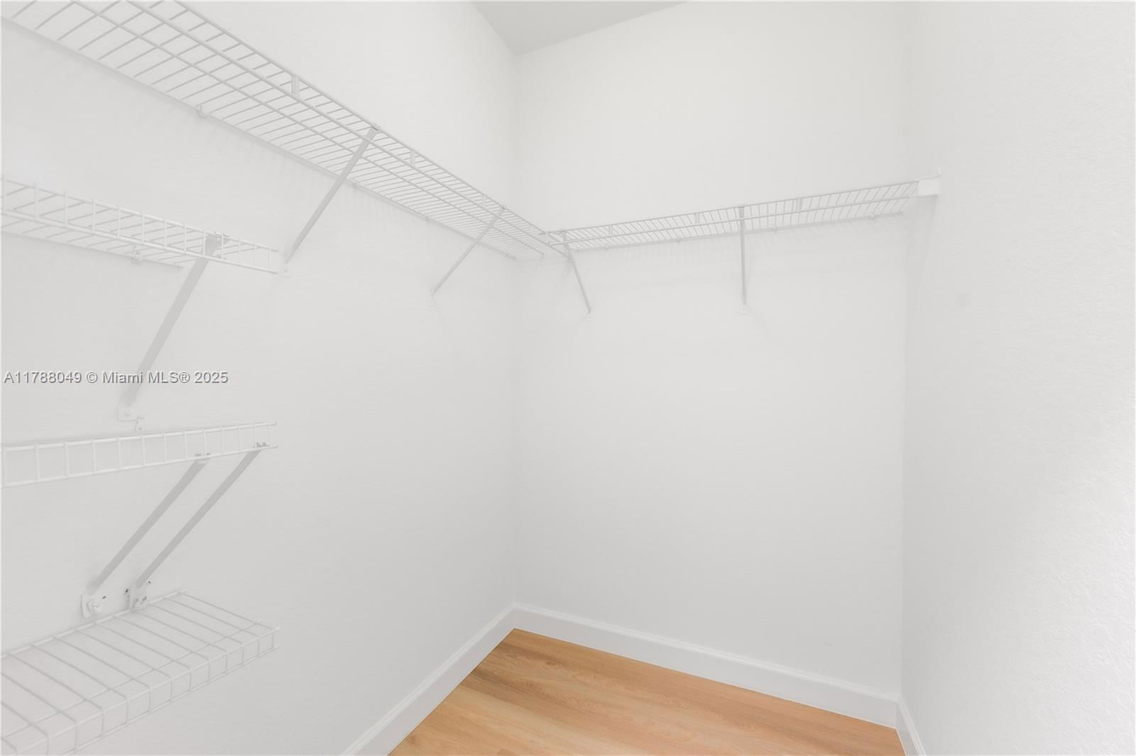 Real estate property located at 9369 224th Ter, Miami-dade, Lakes By The Bay Day, Cutler Bay, FL