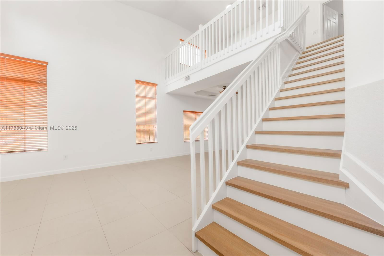 Real estate property located at 9369 224th Ter, Miami-dade, Lakes By The Bay Day, Cutler Bay, FL