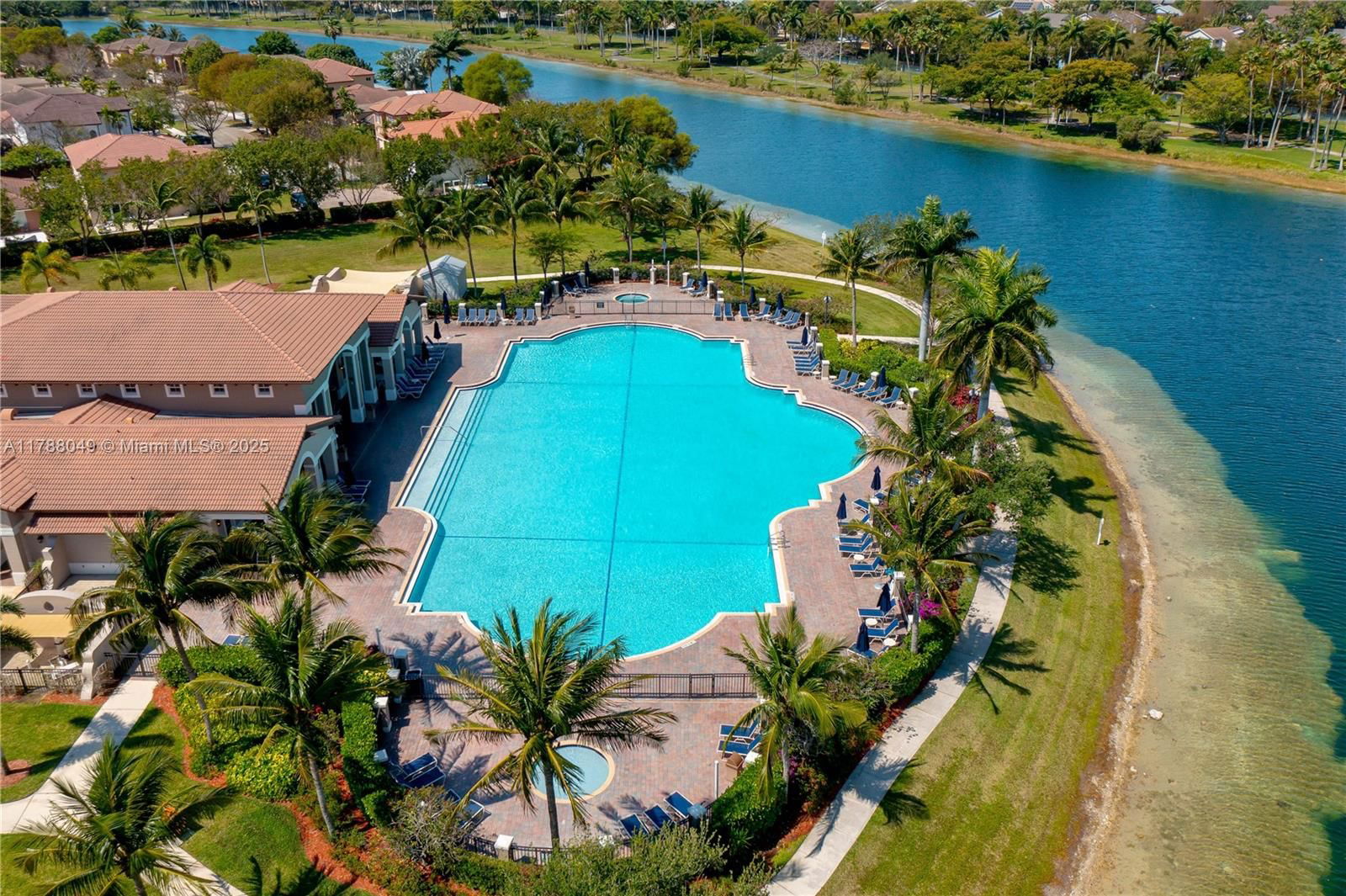 Real estate property located at 9369 224th Ter, Miami-dade, Lakes By The Bay Day, Cutler Bay, FL