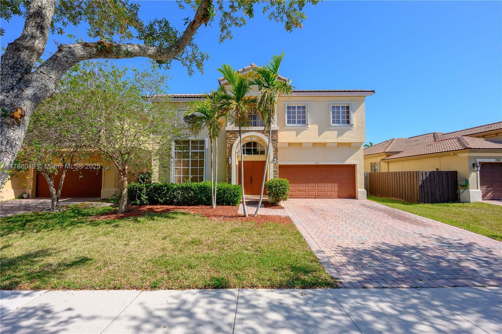 Real estate property located at 9369 224th Ter, Miami-dade, Lakes By The Bay Day, Cutler Bay, FL