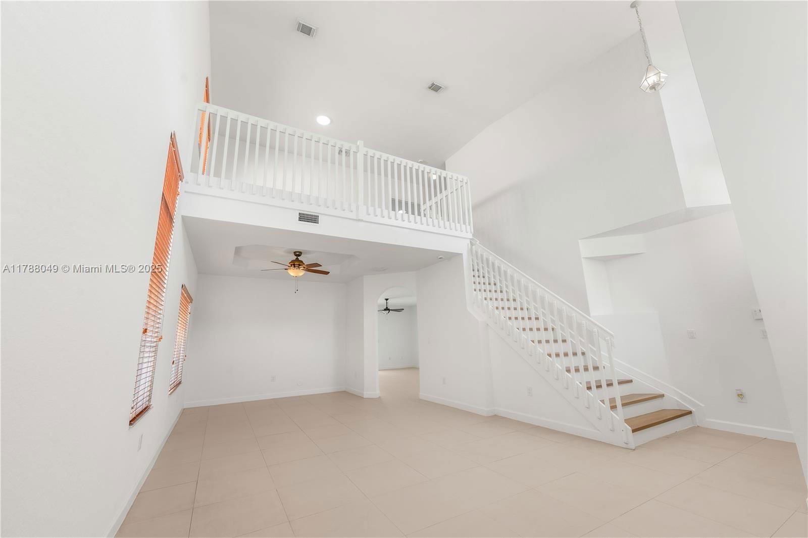 Real estate property located at 9369 224th Ter, Miami-dade, Lakes By The Bay Day, Cutler Bay, FL