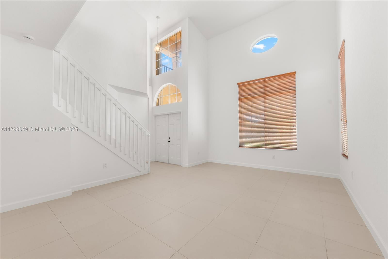 Real estate property located at 9369 224th Ter, Miami-dade, Lakes By The Bay Day, Cutler Bay, FL