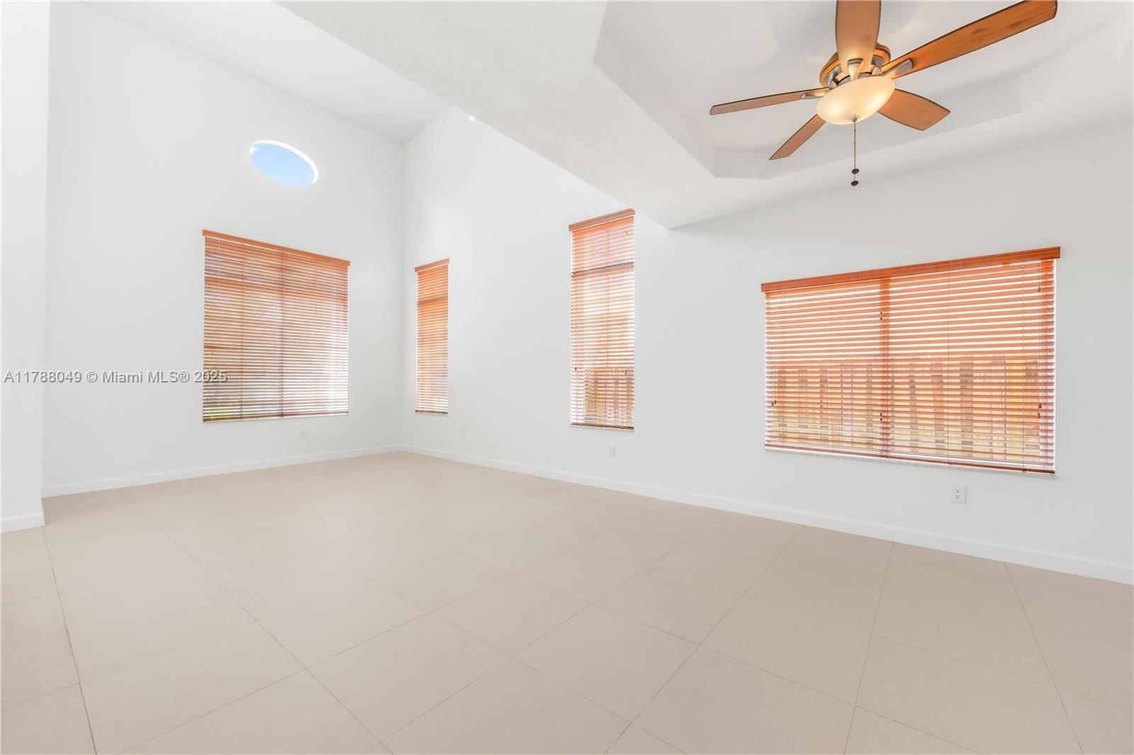 Real estate property located at 9369 224th Ter, Miami-dade, Lakes By The Bay Day, Cutler Bay, FL