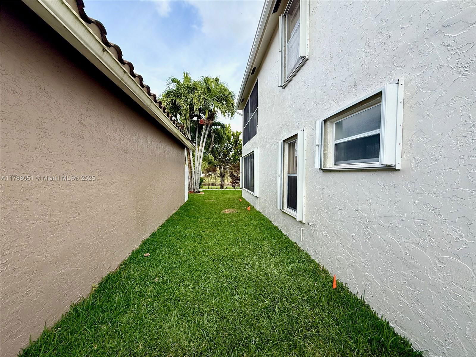 Real estate property located at 9525 9th Ct, Broward, Quatraine, Plantation, FL