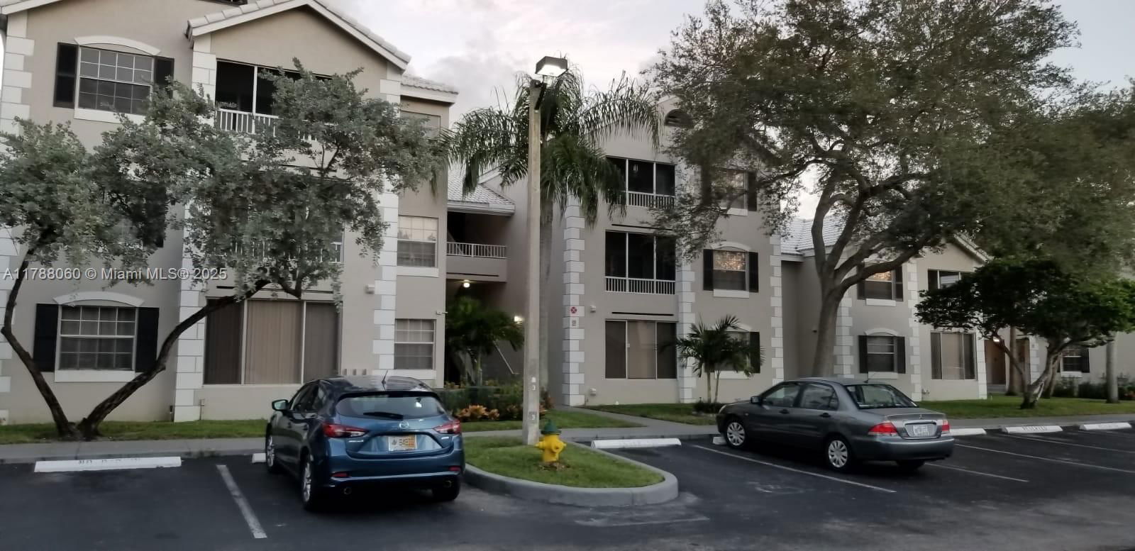 Real estate property located at 2811 Oakland Forest Dr #105, Broward, Lakeview Club Condo, Oakland Park, FL